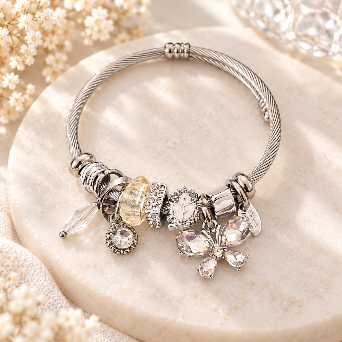 Bracelet Jonc à Charms